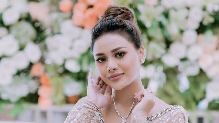 Beginilah potret acara siraman Aurel jelang pernikahan dengan Atta halilintar.