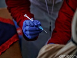 Menkes Budi: Mohon Maaf Suplai Vaksin COVID-19 Berkurang