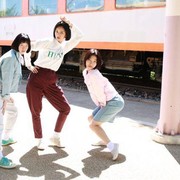 Inspirasi Style Newtro, Gaya Berpakaian dalam Drama Reply 1988