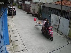Terseret, Lansia Dijambret Pemotor Bawa Anak di Jakbar Alami Luka-luka