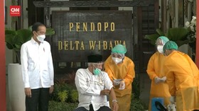 VIDEO: Jokowi Tinjau Vaksinasi Massal di Sidoarjo