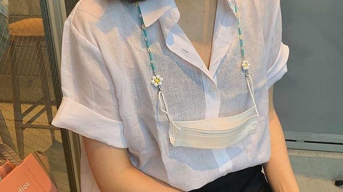 Warning! Ini Bahaya Pemakaian Tali Strap Masker yang Kini Sedang Ngetrend