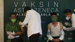 Menilik Status Halal atau Haram Vaksin AstraZeneca