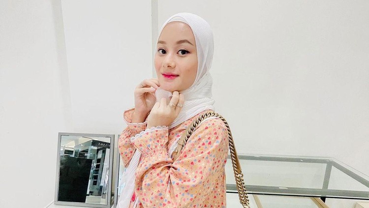 dinda hauw