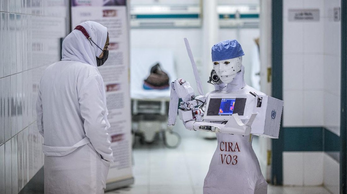 FOTO: Ilmuwan Mesir Bikin Robot Swab Test Covid-19