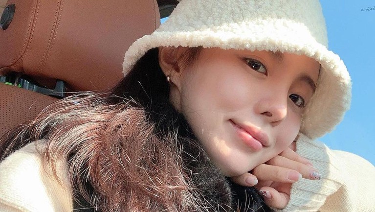 Jung Ji Woo, Kakak Kandung J-Hope BTS yang Masuk Cube Entertainment Berikut potret cantik Jung Ji Woo, kakak kandung J-Hope BTS yang masuk Cube Entertainment