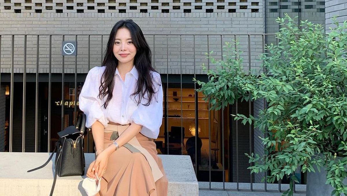 Berikut potret cantik Jung Ji Woo&comma; kakak kandung J-Hope BTS yang masuk Cube Entertainment