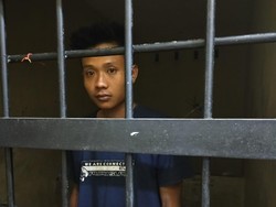 Pria di Lampung Menebas dengan Golok Saat Ayahnya Makan Siang