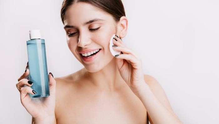 Memakai Toner dengan Kapas vs Tanpa Kapas, Mana yang Lebih Baik?