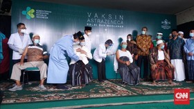Ratusan Kiai NU Jatim Disuntik Vaksin AstraZeneca