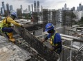 FOTO: Sentuhan Tangan Pekerja Merenovasi Taman Ismail Marzuki