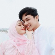 Rey Mbayang dan Dinda Hauw Positif Covid-19