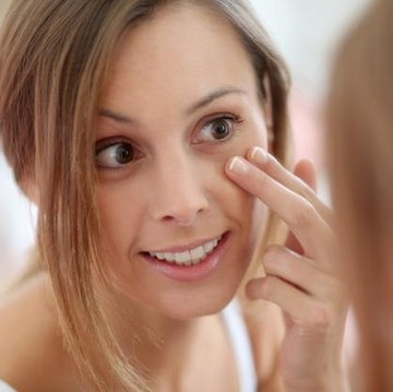 img-title Super Affordable, 5 Eye Cream Lokal Ini Bantu Atasi Mata Panda