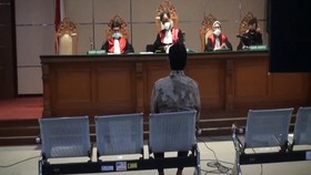 VIDEO: Rachmat Yasin Divonis 2 Tahun 8 Bulan Penjara