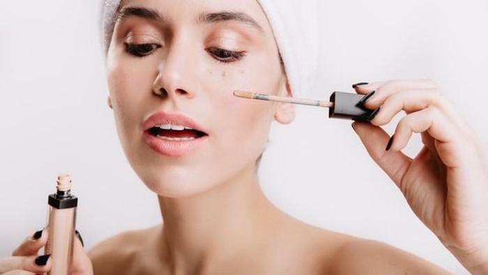 Anti Dempul, Ini Concealer yang Cocok Buat Kulit Kering