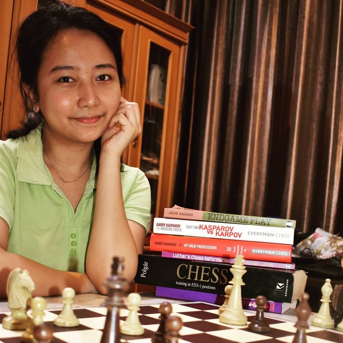 Wanita kelahiran 1992 ini bahkan berhasil meraih gelar Woman Grand Master taraf internasional di usia 17 tahun. Berlanjut di usia 22 tahun ia pun mendapat gelar International Master (Foto: instagram.com/irene_sukandar).