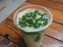 Asyiknya Jajan Es Cincau hingga Kue Ape di Pasar Mayestik