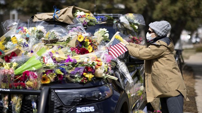 Rentetan penembakan massal di Amerika Serikat kembali membuka isu pembatasan kepemilikan senjata api.