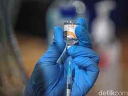 5.500 Pelaku Pariwisata dan Lansia Divaksinasi COVID-19