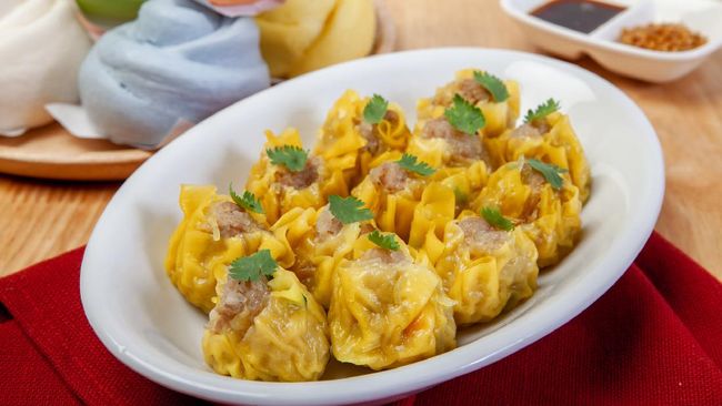 Cara membuat siomay ayam kukus yang empuk dan gurih cukup mudah. Simak bahan dan langkahnya berikut ini.