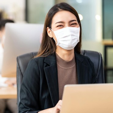 Masker Bikin Hidup Wanita Lebih Mudah & Makin Percaya Diri, Kok Bisa?