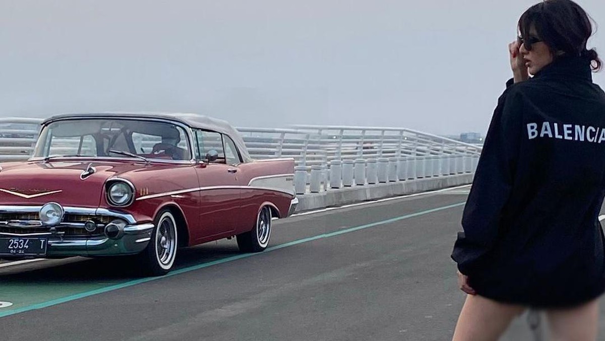 Berikut ini adalah penampilan Nia Ramadhani yang tuai banyak hujatan&period;