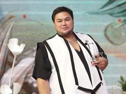 Ivan Gunawan Dinobatkan Jadi Fashion Icon di Insert Fashion Award 2021
