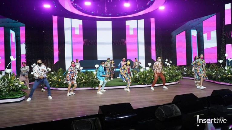 Kemeriahan Acara Insert Fashion Award 2021 Berikut adalah potret kemeriahan acara Insert Fashion Award 2021