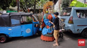 200 Aparat Razia Ondel-ondel & Manusia Silver di Jaktim