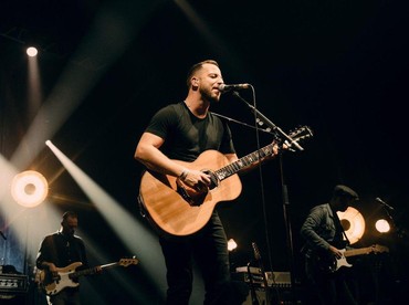 img-title Lirik Lagu You Give Me Something - James Morrison