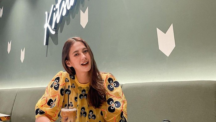 Momen Paula Verhoeven saat Ngopi Cantik di Kafe Hits