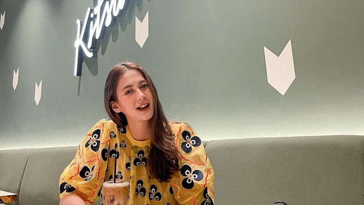 Momen Paula Verhoeven saat Ngopi Cantik di Kafe Hits