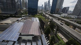 Pakar Energi Soroti PLTS Atap Tak Bikin Cuan Industri Lokal