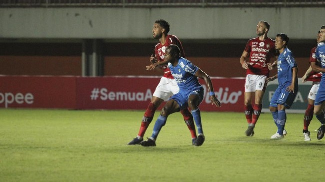 Persib Bandung bermain imbang 1-1 melawan Bali United dalam laga babak penyisihan Grup D Piala Menpora 2021.