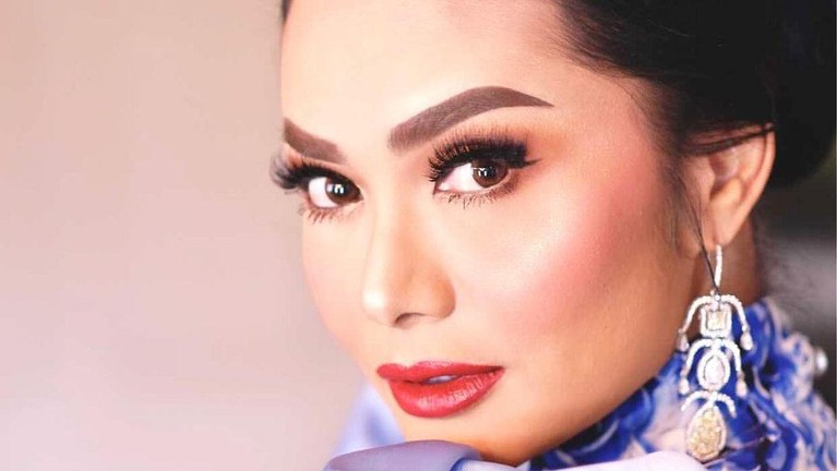 Berikut adalah potret pesona Krisdayanti yang berulang tahun ke-46.