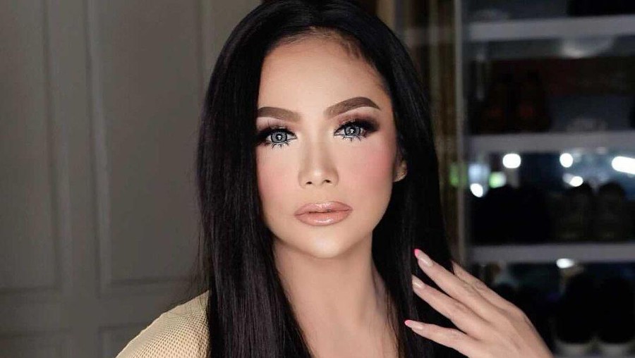 Berikut adalah potret pesona Krisdayanti yang berulang tahun ke-46.