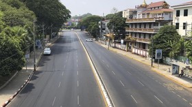FOTO: Yangon Sunyi Senyap Ditinggal Mogok Demonstran Myanmar