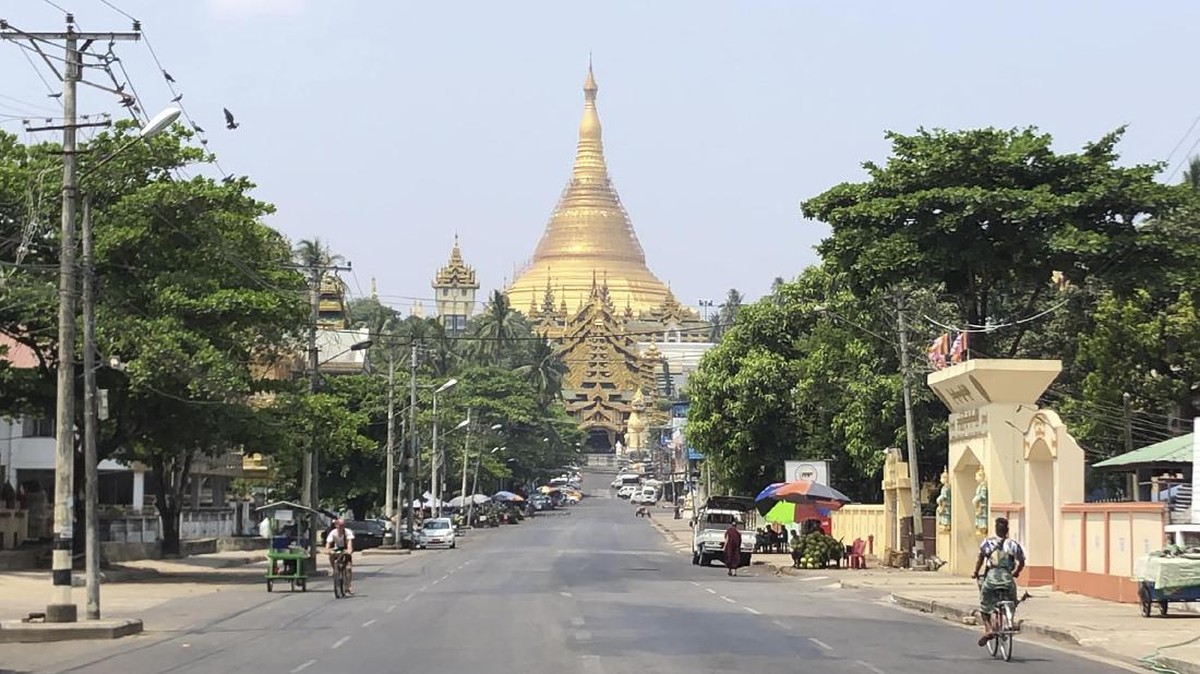FOTO: Yangon Sunyi Senyap Ditinggal Mogok Demonstran Myanmar