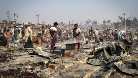 Kebakaran Kamp Rohingya di Bangladesh, 1.200 Rumah Hangus