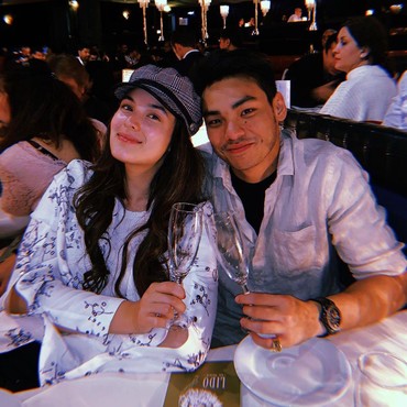 Tunangan Chelsea Islan Pindah Agama hingga Isu Mutia Ayu Balikan dengan Mantan