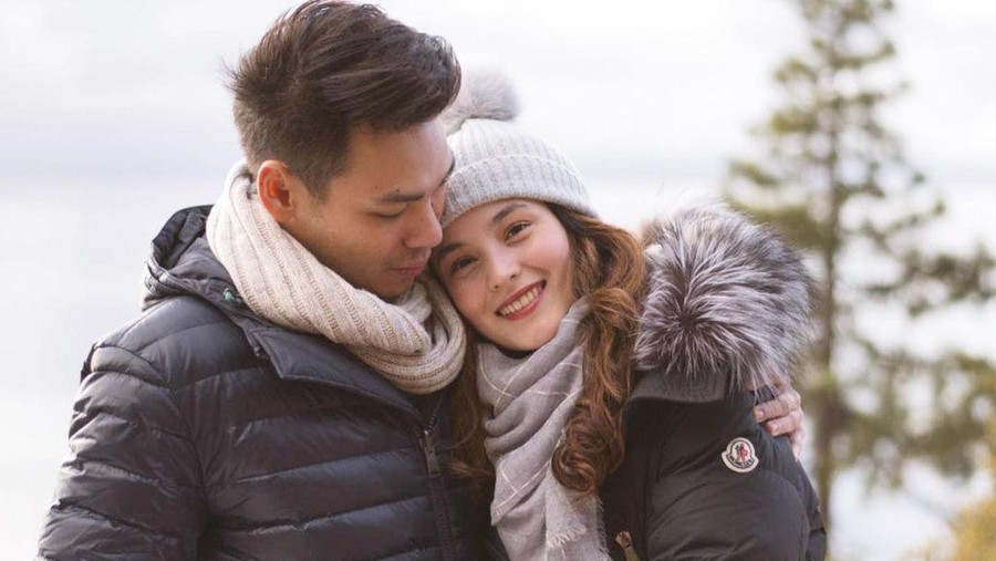 Yuk intip momen kemesraan Chelsea Islan dan sang kekasih, Rob Clinton Kardinal!