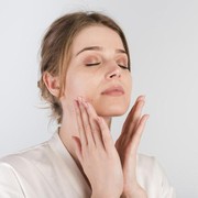 6 Mitos dan Fakta Penggunaan Retinol yang Perlu Kamu Tahu
