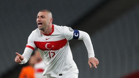 Burak Yilmaz, Mesin Gol Turki Penghancur Belanda