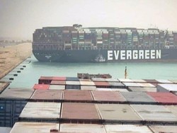 Kapal Raksasa Nyangkut di Terusan Suez, Macetnya Sampai ke RI