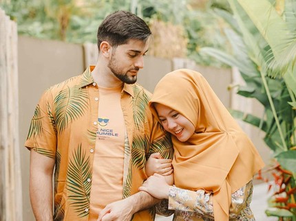 MUA Malang Heran Suami Pria Palestina Terlalu Romantis, Ternyata Ini Alasannya