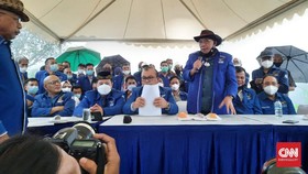 Petir Menggelegar saat Konpers Demokrat Moeldoko di Hambalang