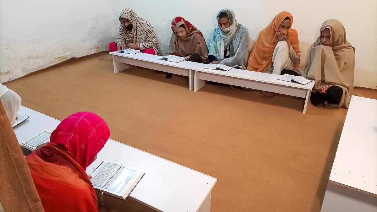FOTO: Menengok Madrasah Transgender Pertama di Pakistan