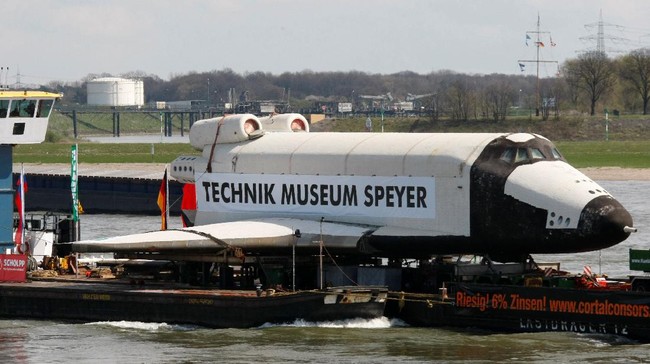 Rusia melanjutkan proyek luar angkasa untuk bisa menyaingi China dan Amerika Serikat