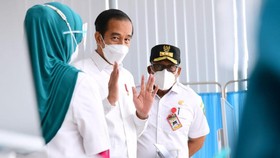 Jokowi Minta Seluruh Pedagang di Mal Divaksinasi Covid-19