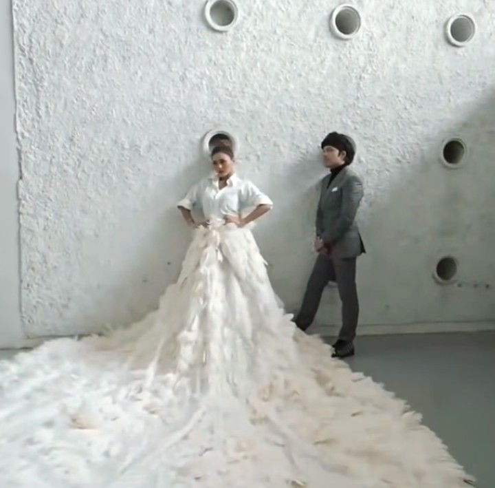 <p>Pemotretan prewedding Atta dan Aurel berjalan dengan lancar. Keduanya pun tampak sangat menikmati momen dan mesra dalam setiap penampilan (Foto: YouTube: Atta Halilintar)</p>